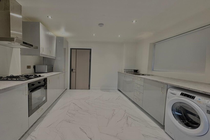 Photo 2025 10 23 18 12 53