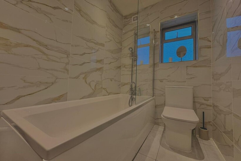 Photo 2025 10 23 18 12 53