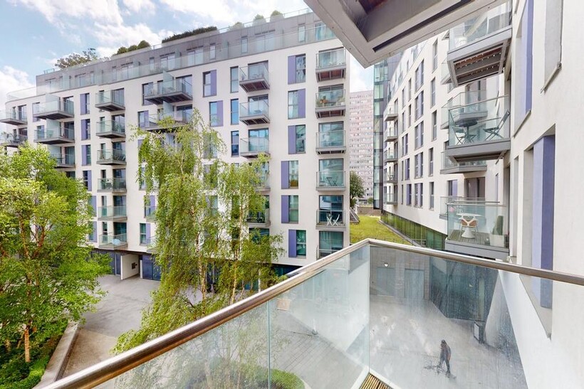 Tennyson Apartments, Saffron Central... 2 bed apartment to rent - £1,825 pcm (£421 pw)