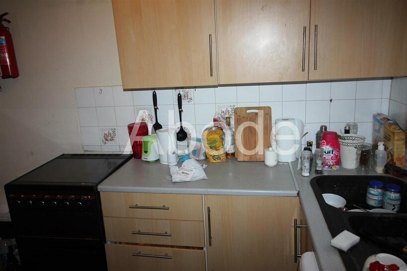Harold Road, Hyde Park, Leeds 2 bed house to rent - £997 pcm (£230 pw)
