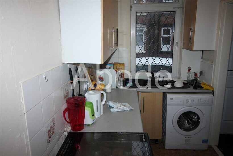Harold Road, Hyde Park, Leeds 2 bed house to rent - £997 pcm (£230 pw)