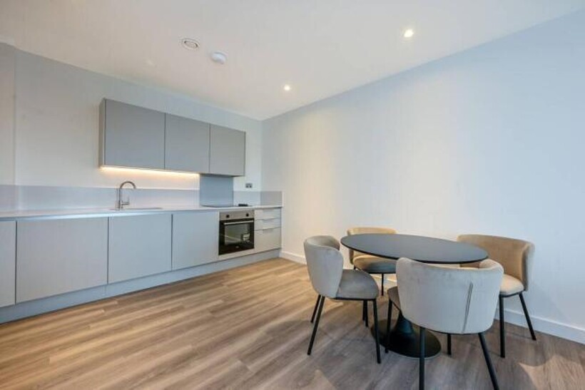 Station View, Guildford GU1 2 bed apartment to rent - £2,335 pcm (£539 pw)