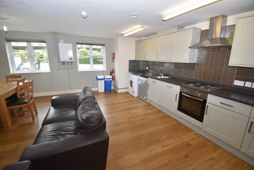 Station House, Old Warwick Road... 5 bed flat to rent - £3,075 pcm (£710 pw)