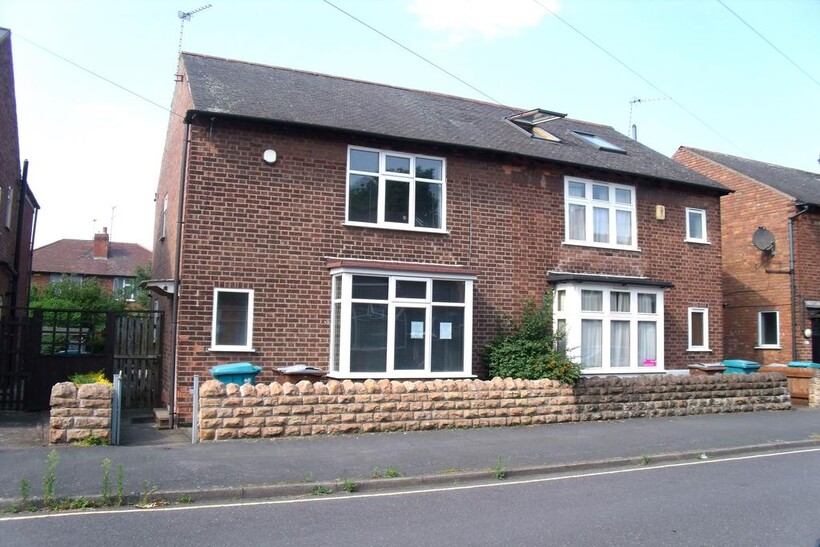 Ednaston Road, Dunkirk, Nottingham NG7 4 bed semi-detached house to rent - £1,993 pcm (£460 pw)