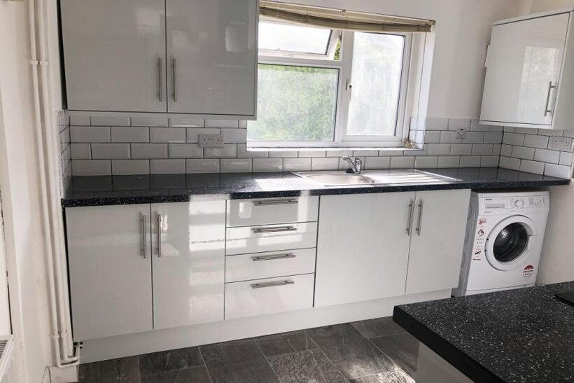 1491 img 2868444 1 b1