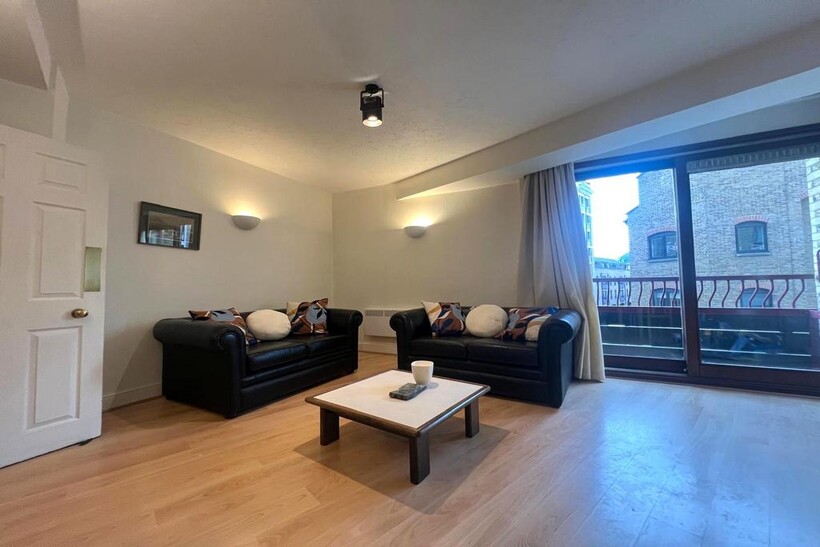 130 Wapping High Street, London, E1W 1 bed apartment to rent - £2,292 pcm (£529 pw)