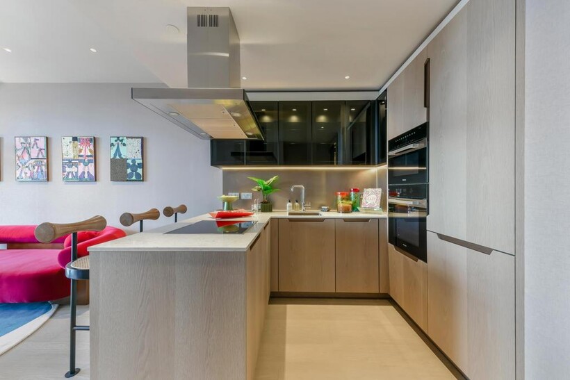 River Park Tower, Nine Elms Lane... 2 bed flat to rent - £6,730 pcm (£1,553 pw)