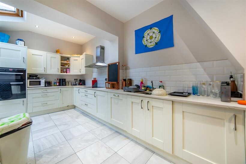 £167 PPPW - Devonshire Place... 6 bed terraced house to rent - £4,342 pcm (£1,002 pw)