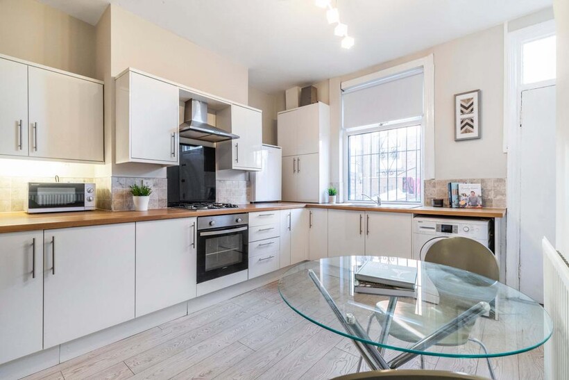 Glossop Street, Leeds LS6 6 bed house to rent - £3,406 pcm (£786 pw)