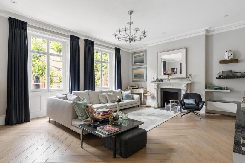 Addison Road, London, W14 2 bed flat to rent - £6,240 pcm (£1,440 pw)