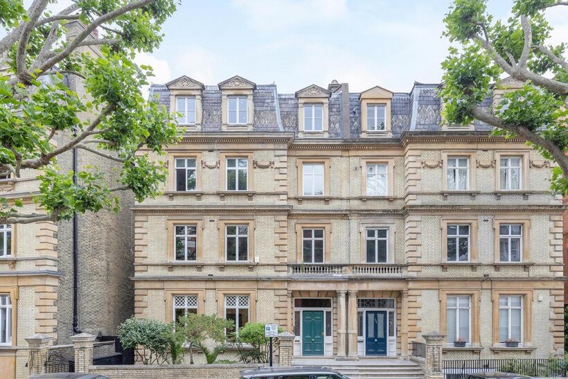 Addison Road, London, W14 2 bed flat to rent - £6,240 pcm (£1,440 pw)