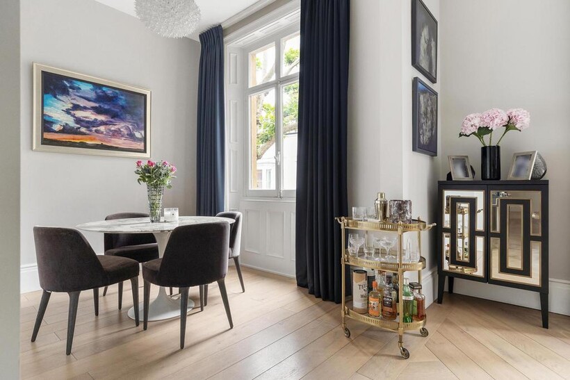 Addison Road, London, W14 2 bed flat to rent - £6,240 pcm (£1,440 pw)