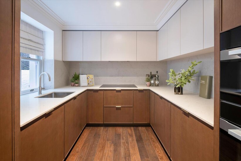 Charles Street, Mayfair, London, W1J 3 bed flat to rent - £28,167 pcm (£6,500 pw)