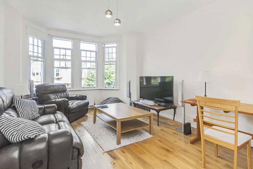 Boileau Road, London W5 4 bed flat to rent - £3,402 pcm (£785 pw)