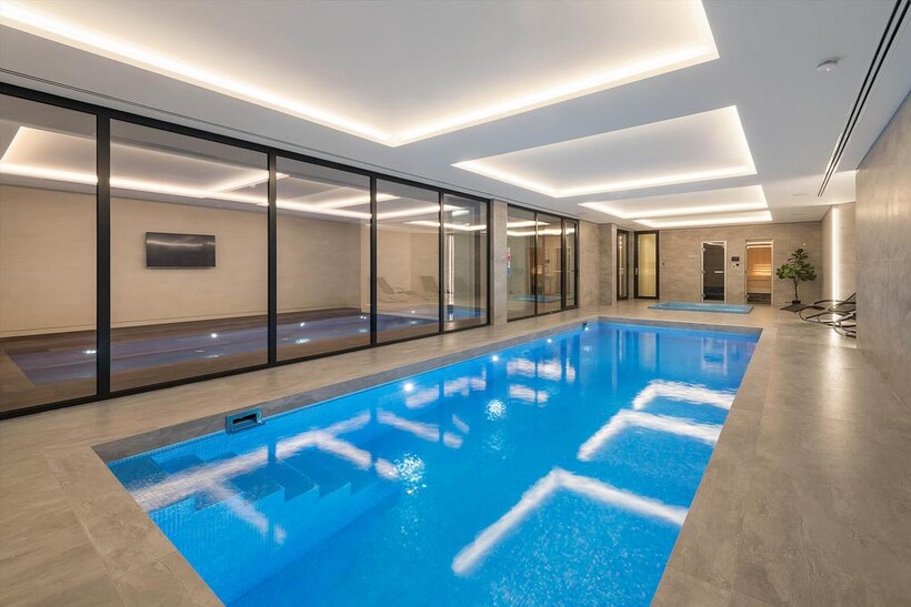 Upper Phillimore Gardens, Kensington... 6 bed detached house to rent - £108,333 pcm (£25,000 pw)