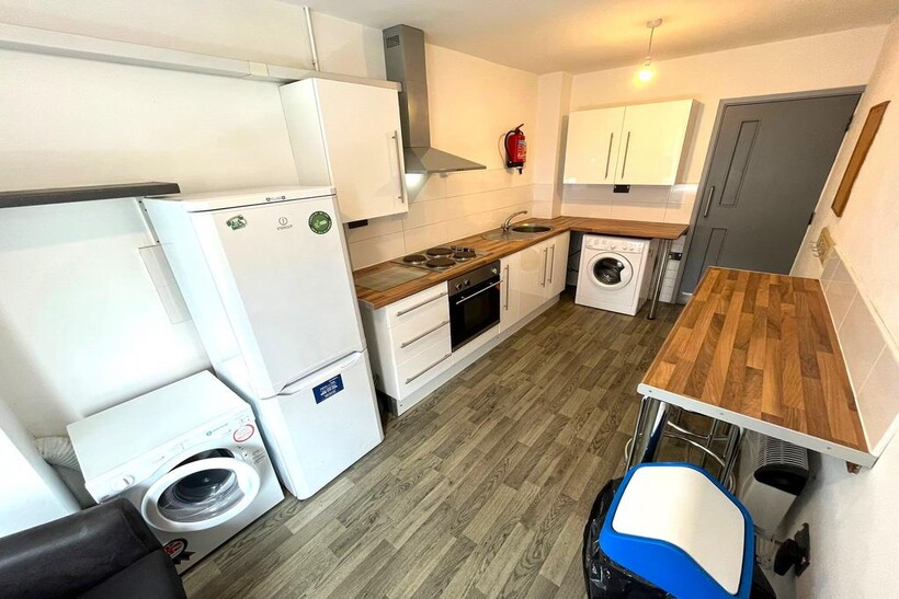 Claude Street, Dunkirk, Nottingham NG7 3 bed terraced house to rent - £1,755 pcm (£405 pw)