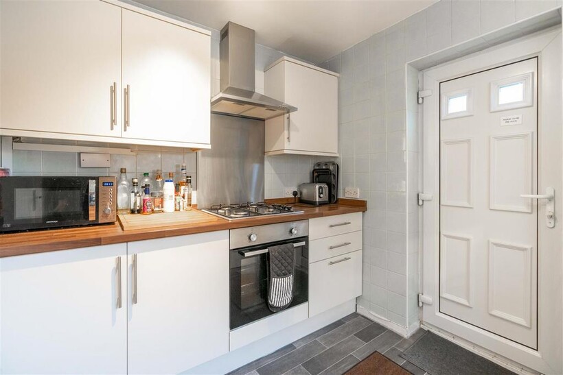 £155pppw - Chester Crescent, Sandyford 4 bed maisonette to rent - £2,687 pcm (£620 pw)