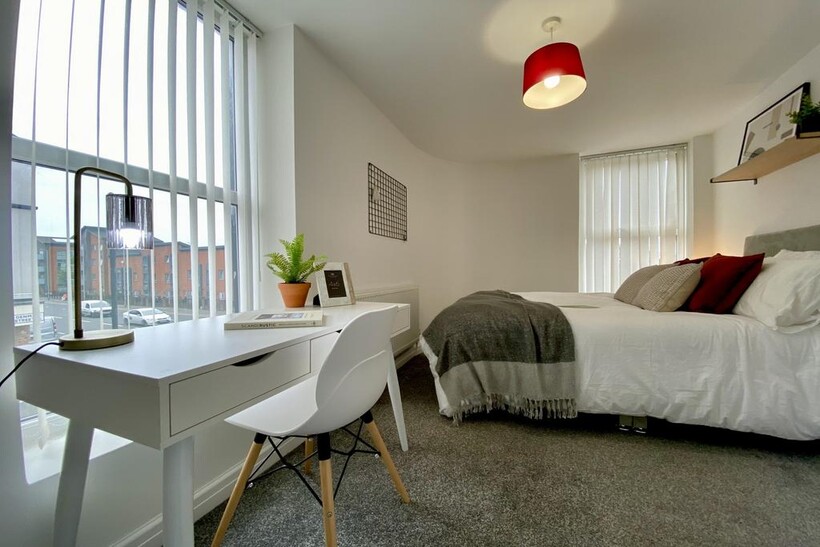 A spacious and bright large double bedroom feat...