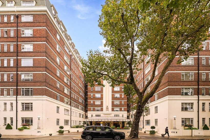 Sloane Avenue, Nell Gwynn House... 1 bed flat to rent - £2,899 pcm (£669 pw)
