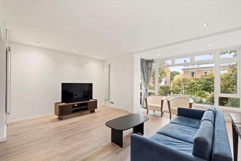 Woodsford Square, London, W14 5 bed terraced house to rent - £8,992 pcm (£2,075 pw)