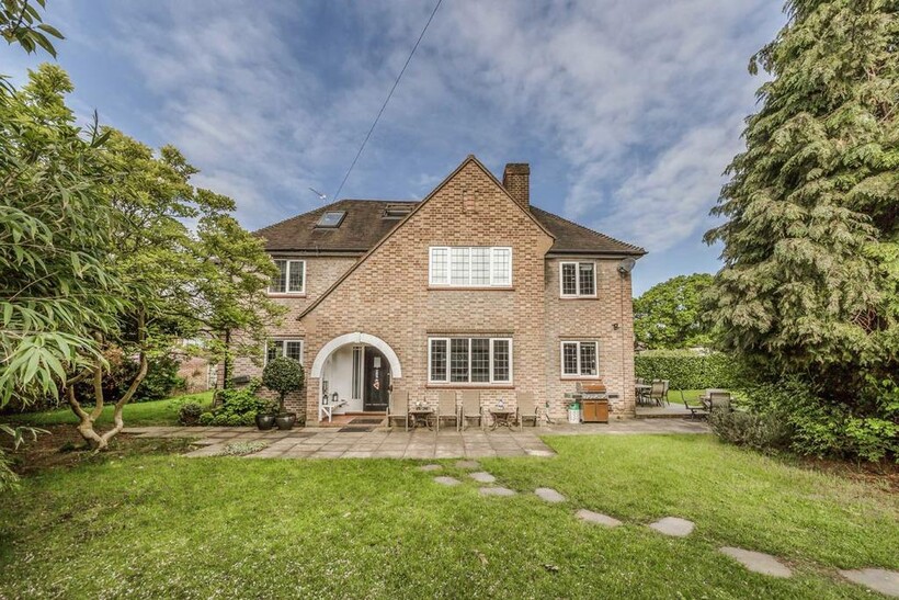 Lauderdale Drive, Richmond TW10 6 bed house to rent - £8,995 pcm (£2,076 pw)