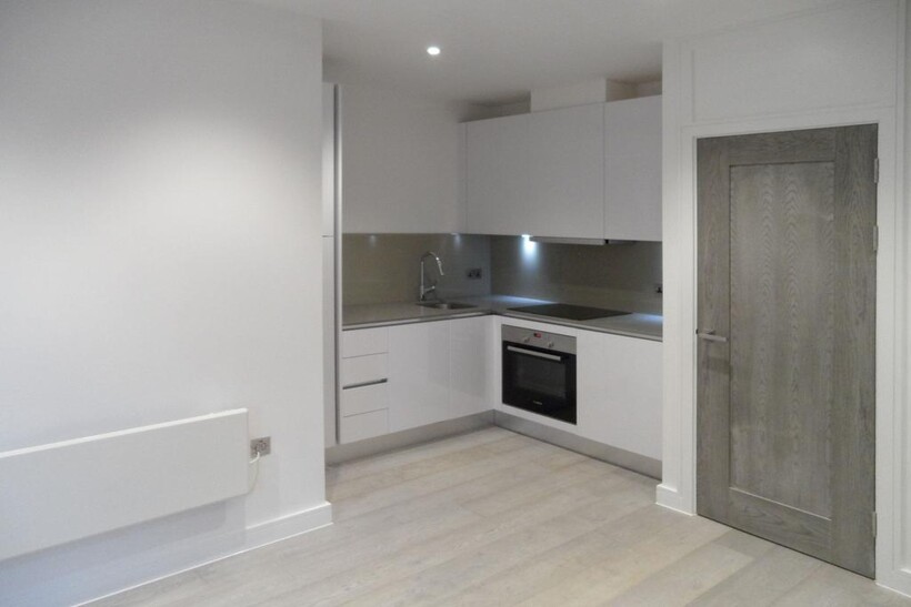 The Coppice, 12 The Grove, Slough, SL1 1 bed terraced house to rent - £1,195 pcm (£276 pw)