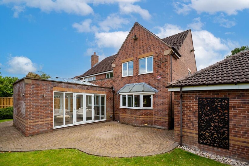 4 bedroom Detached for rent