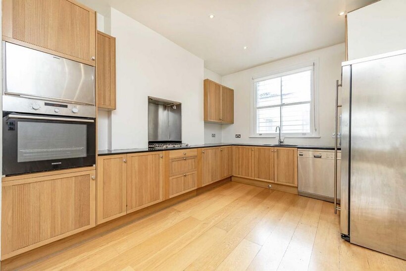 Bevington Road, LONDON W10 3 bed house to rent - £5,997 pcm (£1,384 pw)