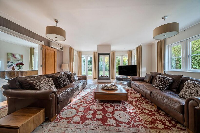 Sandy Lane, Kingswood 6 bed detached house to rent - £8,400 pcm (£1,938 pw)