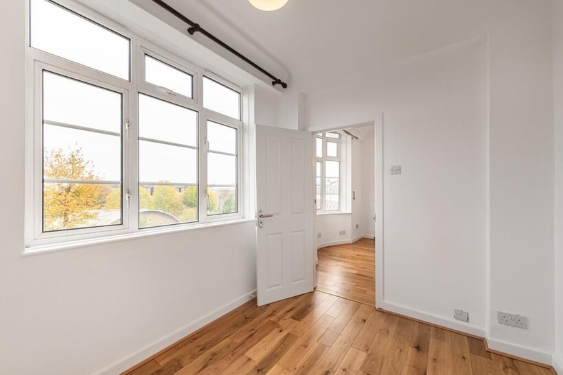 Grove End Road, London NW8 2 bed flat to rent - £2,950 pcm (£681 pw)