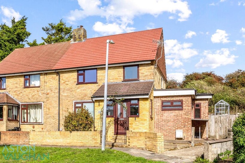 Walmer Crescent, Brighton BN2 5 bed semi-detached house to rent - £3,141 pcm (£725 pw)