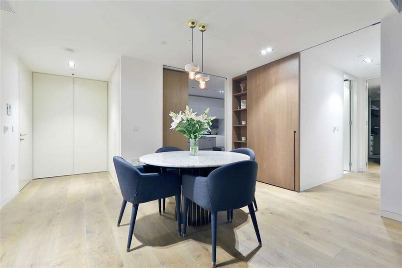 Pearson Square, London W1T 2 bed flat to rent - £9,100 pcm (£2,100 pw)