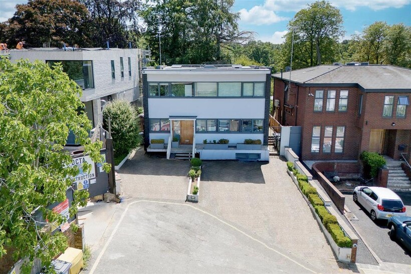 Ej EUFub Vakm P2 LIr9 Cet Og.jpg