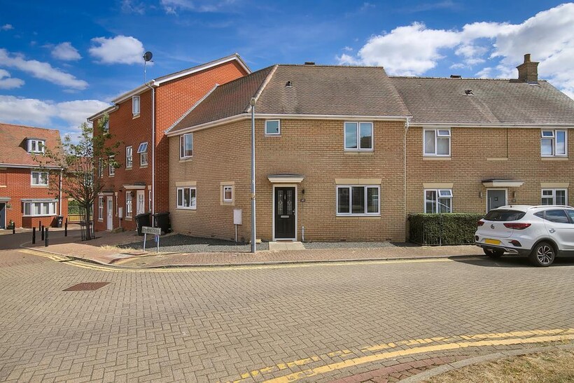 Hakewill Way, Colchester CO4 3 bed terraced house to rent - £1,750 pcm (£404 pw)
