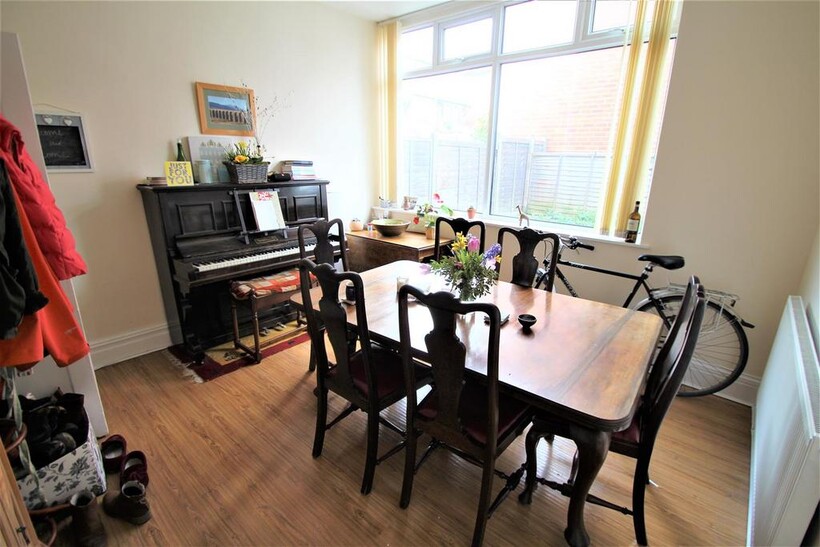 Wilton Grove, Meanwood, Leeds, LS6 4ES 4 bed terraced house to rent - £2,305 pcm (£532 pw)