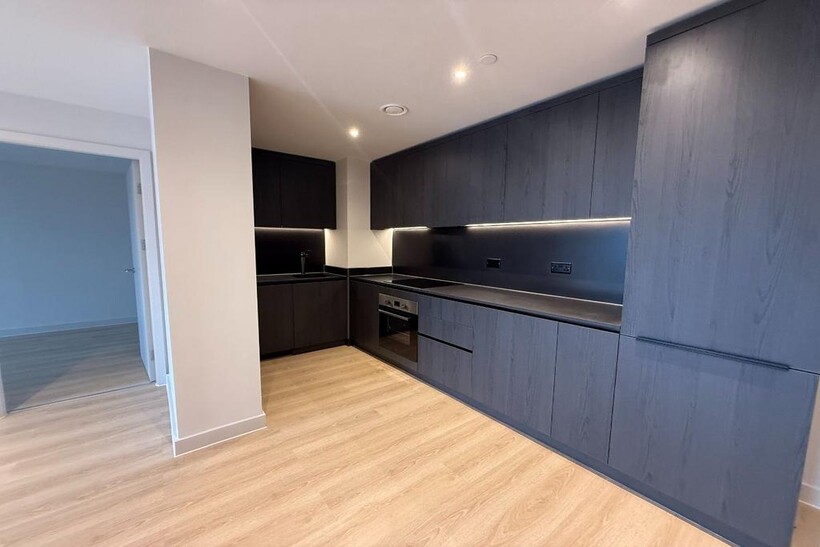 Waterhouse Gardens, Dutton Street... 2 bed apartment to rent - £2,550 pcm (£588 pw)