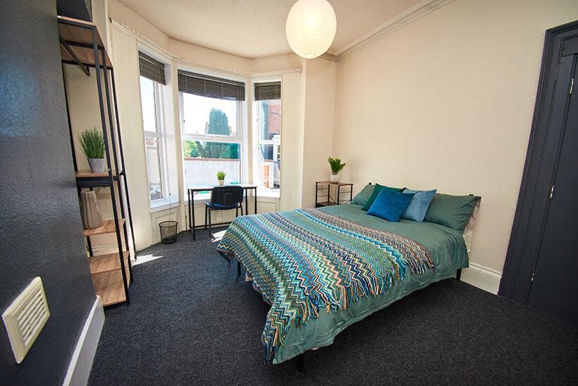 4 Newstead Grove, NOTTINGHAM NG1 4GZ 6 bed end of terrace house to rent - £3,380 pcm (£780 pw)