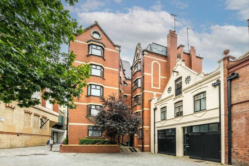 Bourdon Street, London W1K 2 bed flat to rent - £5,997 pcm (£1,384 pw)