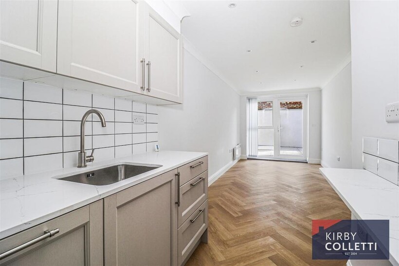 High Road, East Finchley, London 1 bed flat to rent - £1,595 pcm (£368 pw)