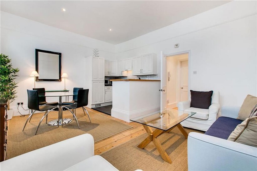 Kings Road, London SW10 1 bed flat to rent - £2,578 pcm (£595 pw)