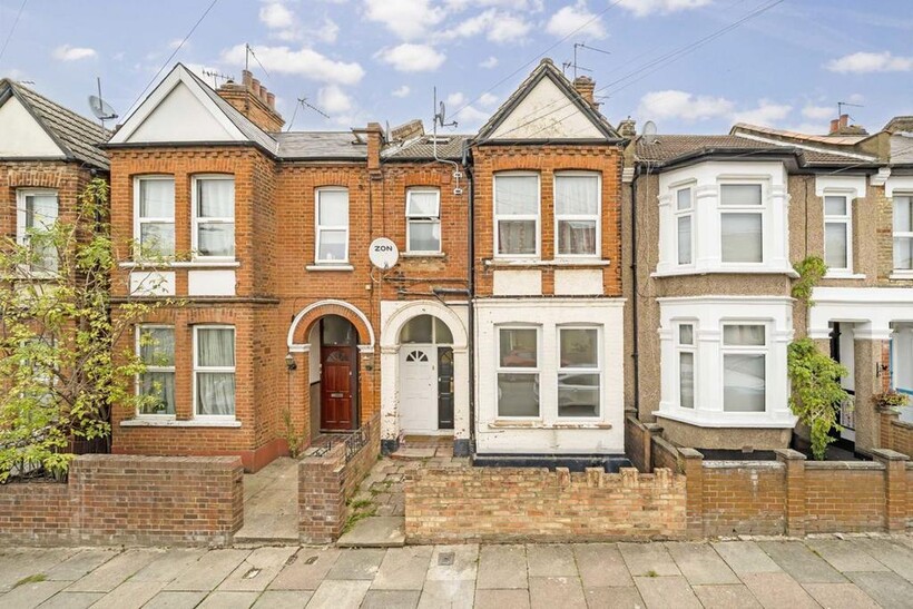 Beaconsfield Road, London NW10 2 bed flat to rent - £1,798 pcm (£415 pw)