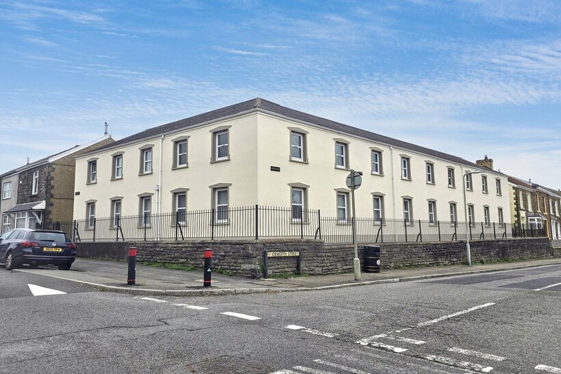 Robert Street, Manselton, Swansea... 2 bed flat to rent - £780 pcm (£180 pw)