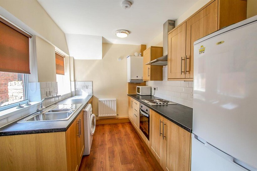 £121.15pppw - Doncaster Road, Sandyford 2 bed flat to rent - £1,049 pcm (£242 pw)