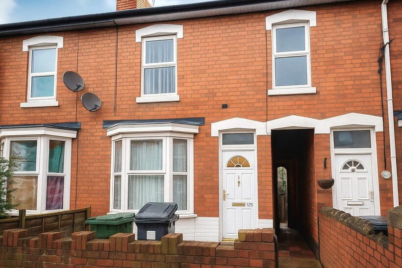 Available Now - 1 Room - Wylds Lane... 4 bed terraced house to rent - £2,320 pcm (£535 pw)