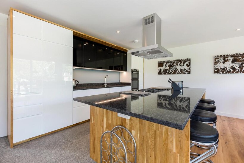 Ham Island, Old Windsor, Windsor... 4 bed detached house to rent - £8,500 pcm (£1,962 pw)