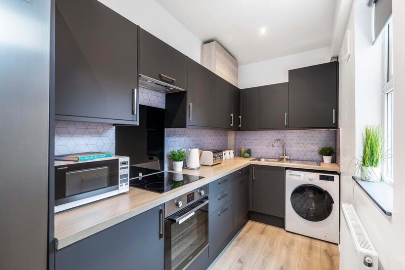 Lucas Street, Leeds LS6 6 bed house to rent - £3,536 pcm (£816 pw)