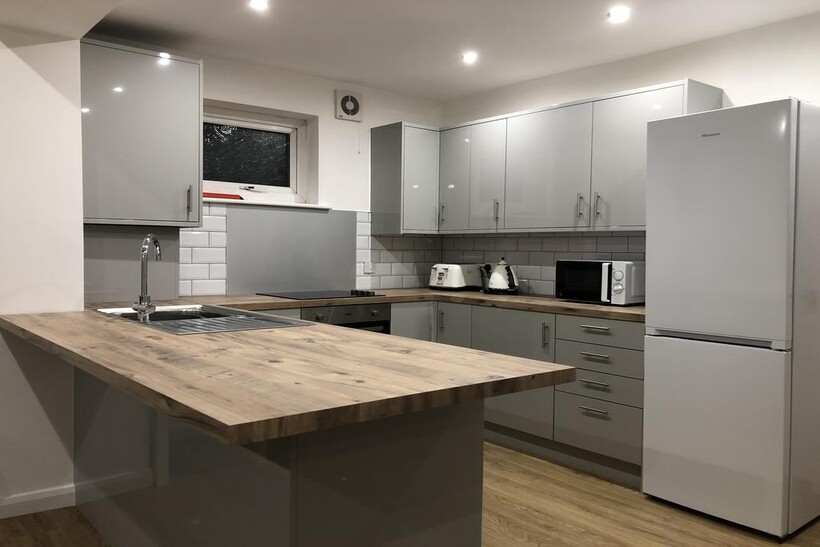 Langdale Avenue, Leeds LS6 6 bed house to rent - £3,380 pcm (£780 pw)