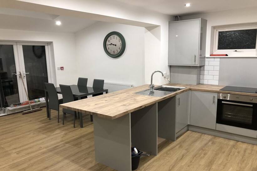 Langdale Avenue, Leeds LS6 6 bed house to rent - £3,380 pcm (£780 pw)