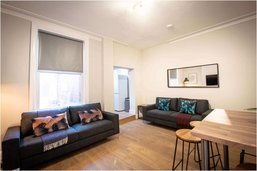 Burley Road, Leeds LS4 6 bed house to rent - £3,588 pcm (£828 pw)