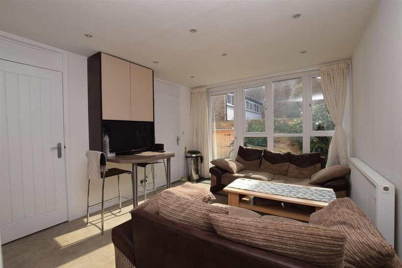 High Kingsdown, Bristol 4 bed end of terrace house to rent - £3,680 pcm (£849 pw)